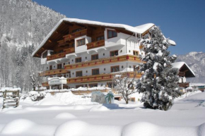 Гостиница Hotel Neuwirt, Кирхдорф, Тироль